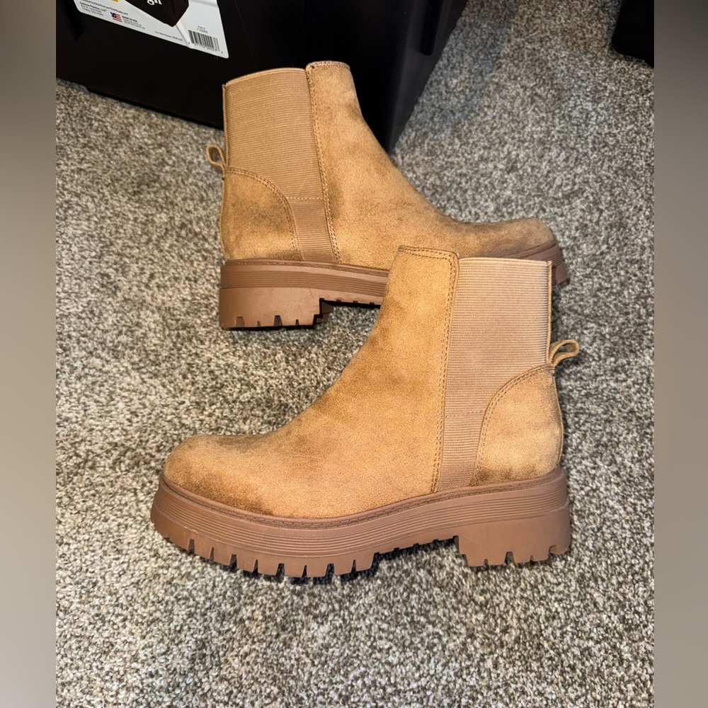Nine West Patrish Women's Chelsea Ankle Boots